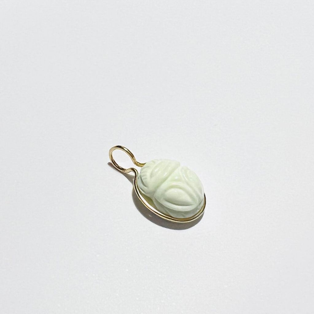 Anhänger gravierter "Zitronenchrysopras Scarabäus" 750 Gold l 18K Gold