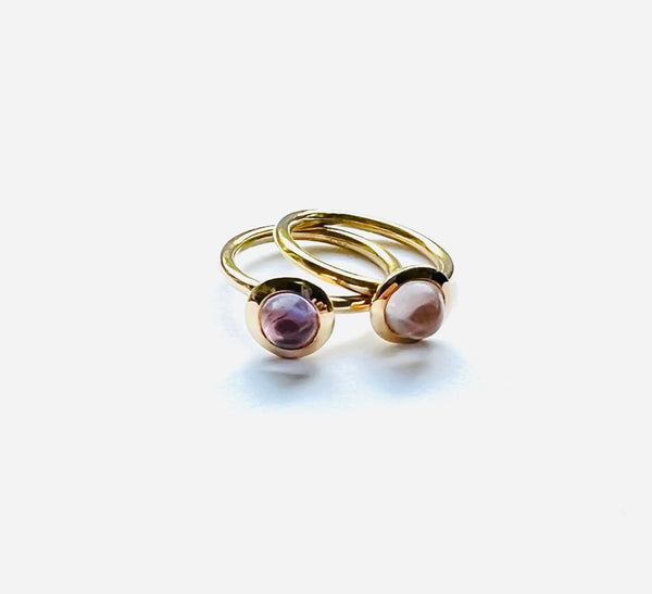 Wolter Ring Amethyst Kegel Cabochon 750 Gold l 18K Gold (links auf dem Photo zu sehen), Rechts: Ring Rosenquarz Kegel Cabochon