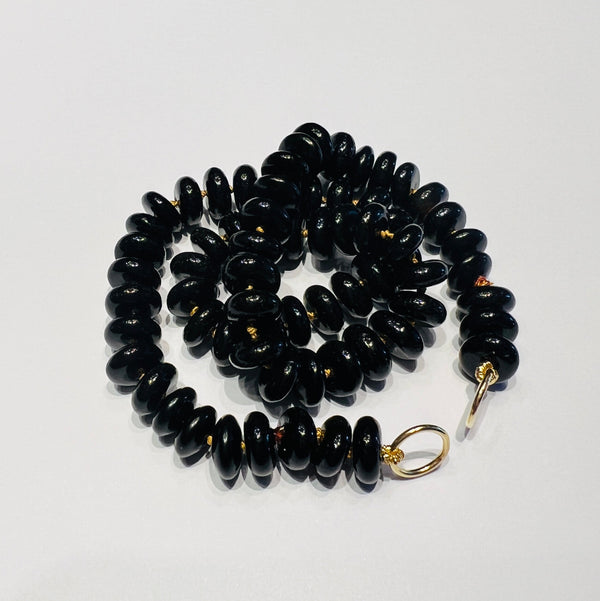 Atelier Wolter-ONYX Edelsteinkette CHOOKER mit OPEN END in 750 Gold l 18K Gold 