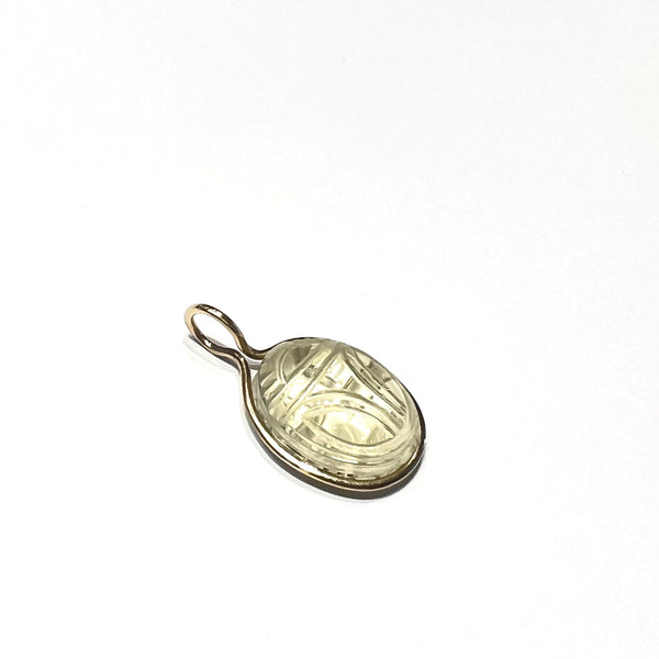 Anhänger gravierter Lemon CitrinScarab, 750 Gold l 18K Gold, seitliche Ansicht