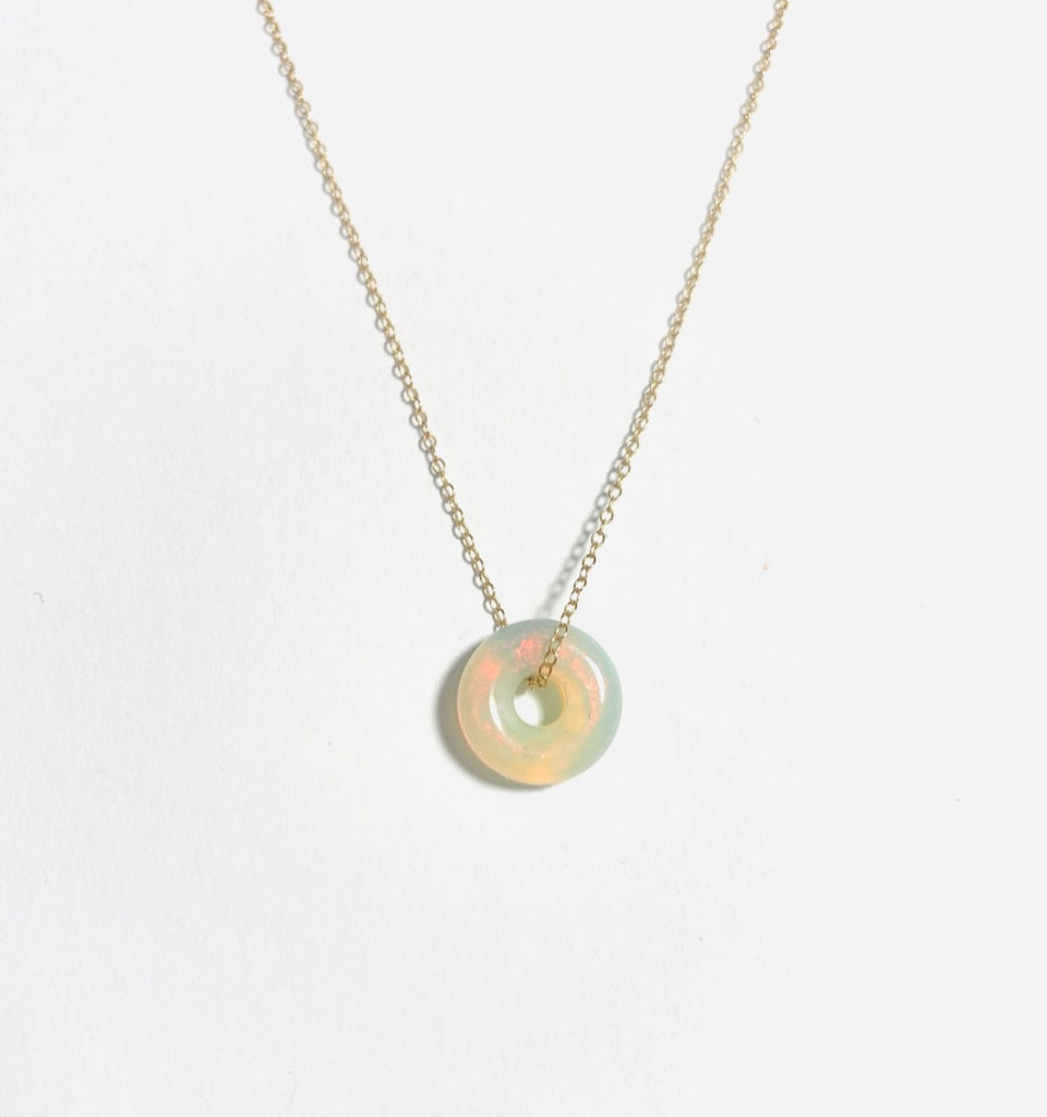 Wolter Collier 750 Gold l 18K Gold mit einem Donutlove OPAL (Vorderseite)