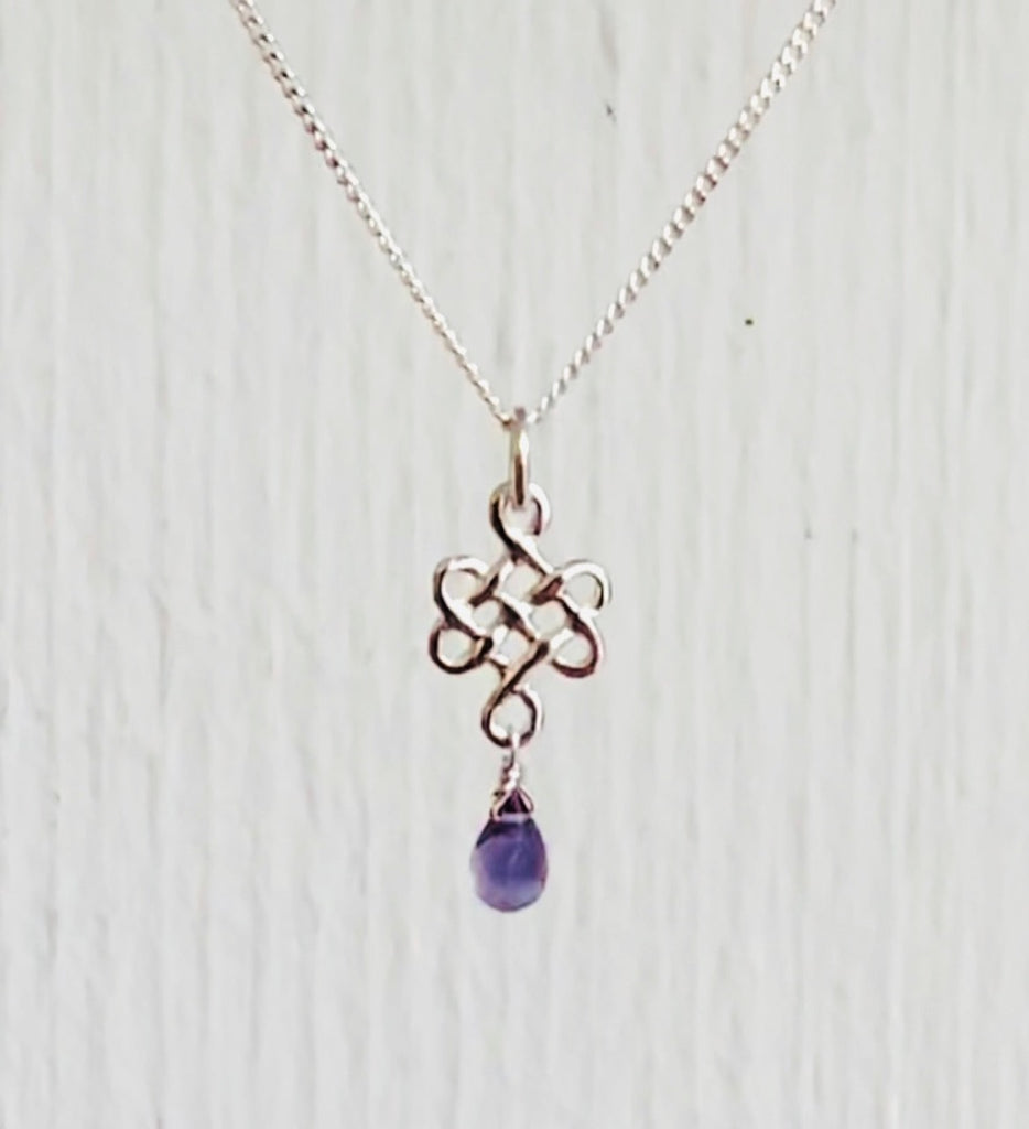 Wolter Collier Never Ending Love & Luck in 925 Silber mit einem facettierten Edelsteintropfen lila Amethyst,